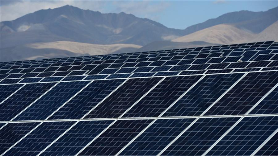 مبادرة رئيس الوزراء لاستخدام الطاقة الشمسية في المصانع والمنازل.. كيف تتحقق؟ 